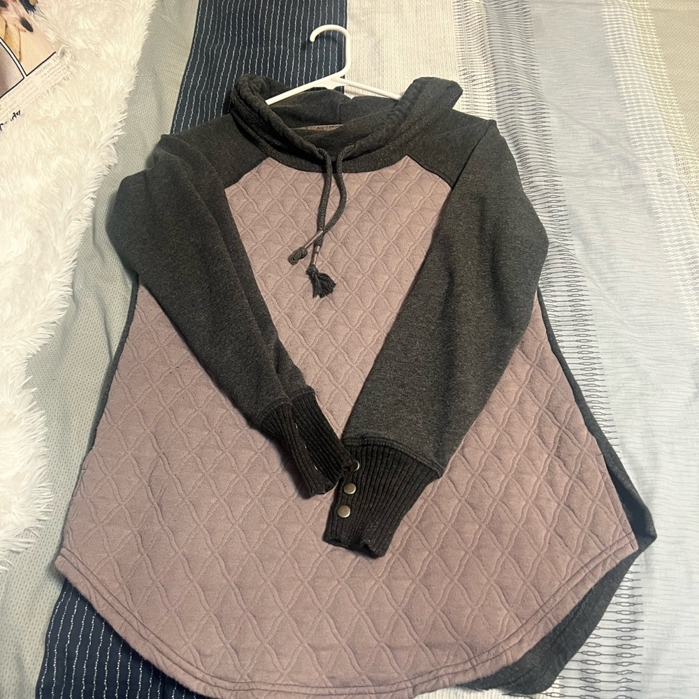 Women's Two-Tone Quilted Sweatshirt